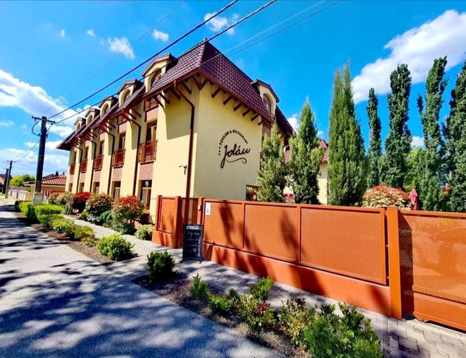 Jolan Pension & Restaurant Cicov Екстер'єр фото