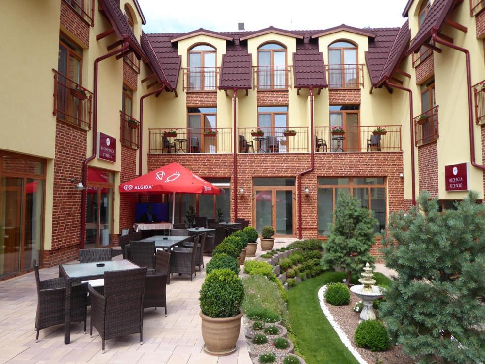 Jolan Pension & Restaurant Cicov Екстер'єр фото