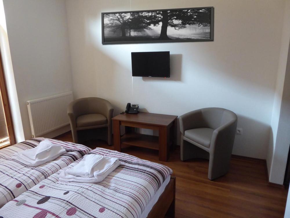 Jolan Pension & Restaurant Cicov Екстер'єр фото
