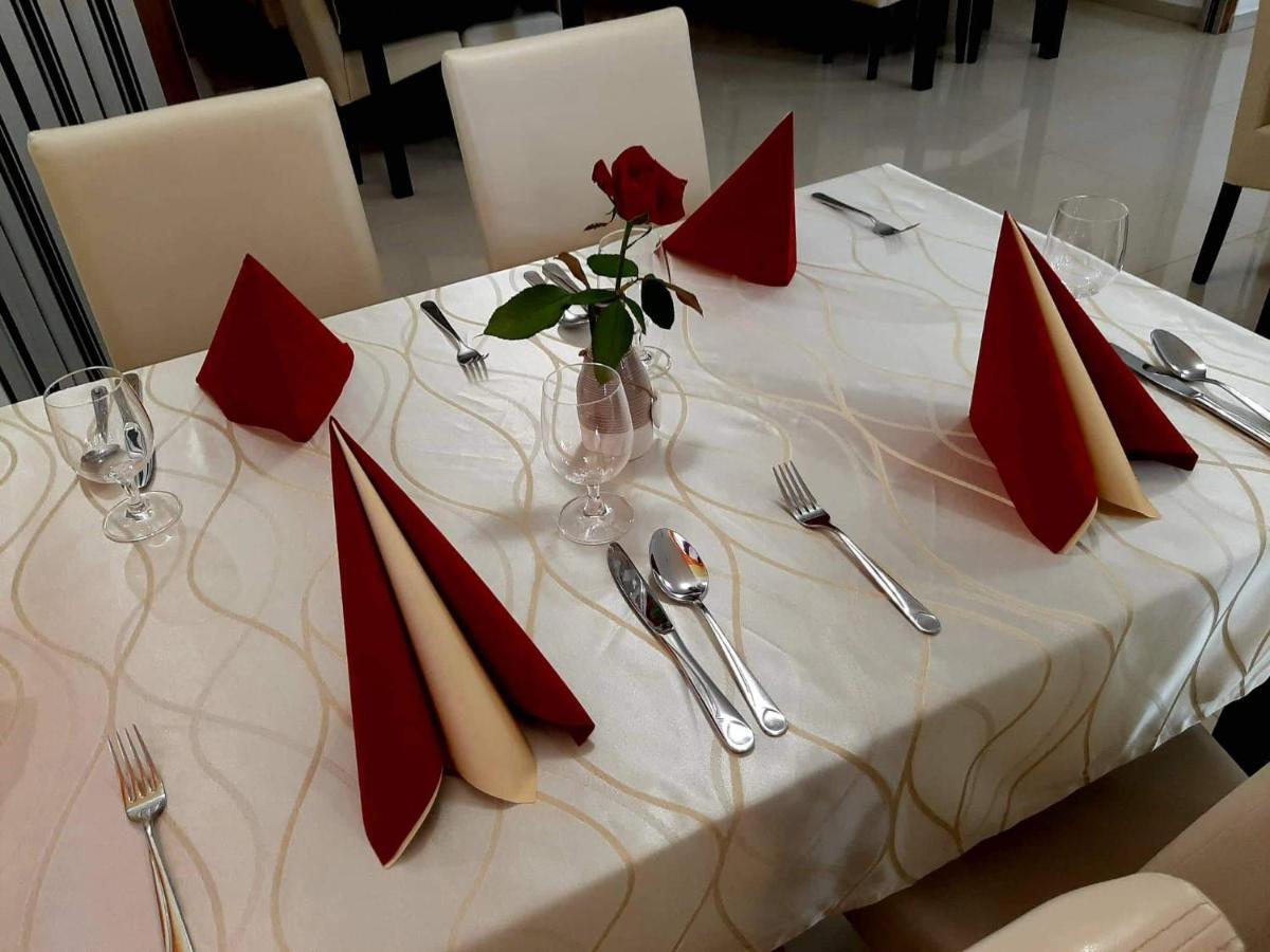 Jolan Pension & Restaurant Cicov Екстер'єр фото