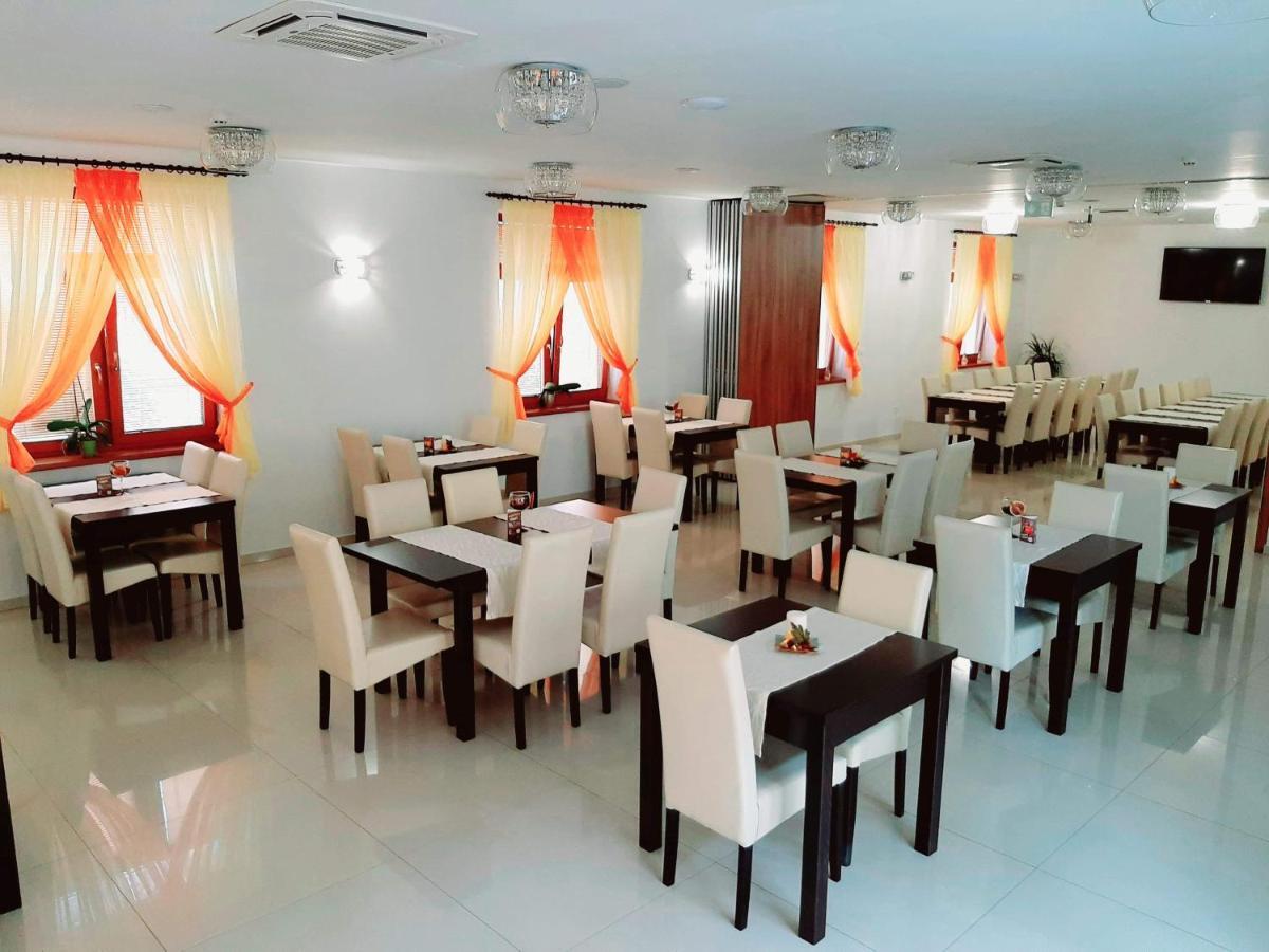Jolan Pension & Restaurant Cicov Екстер'єр фото